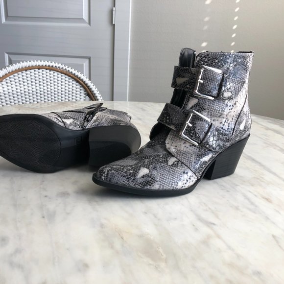 Esprit Alyvia snakeskin patterned ankle boot with silver buckles - size 7 - Picture 3 of 4